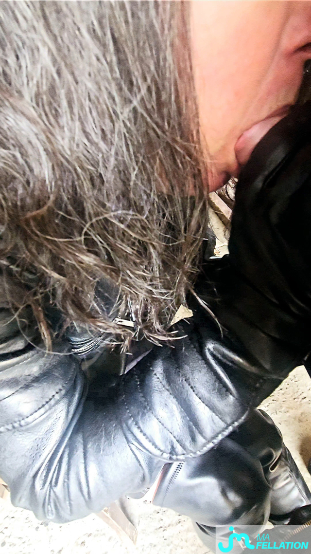 fellations de Femme de cuir 1