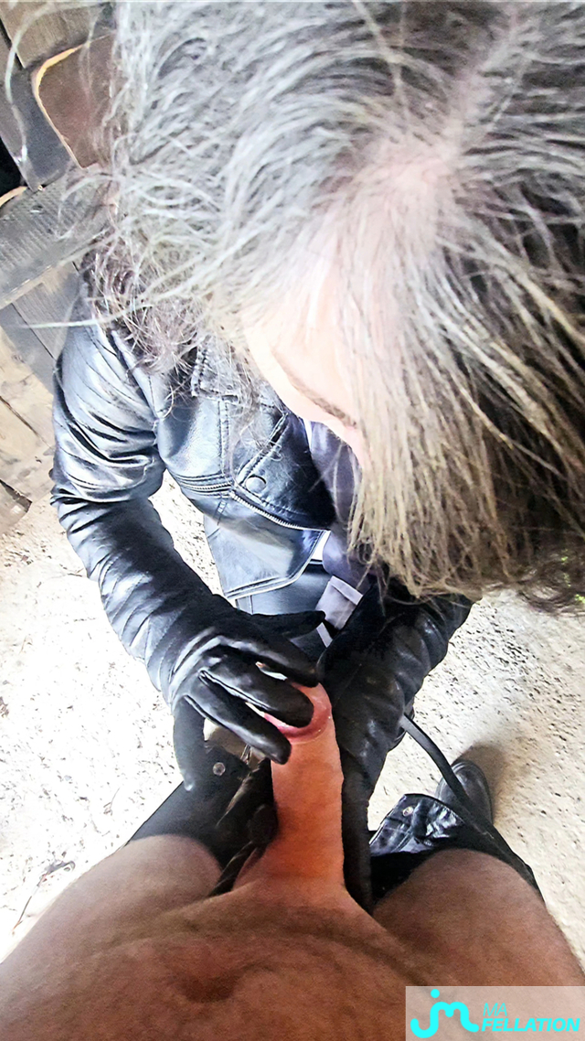 fellations de Femme de cuir 1