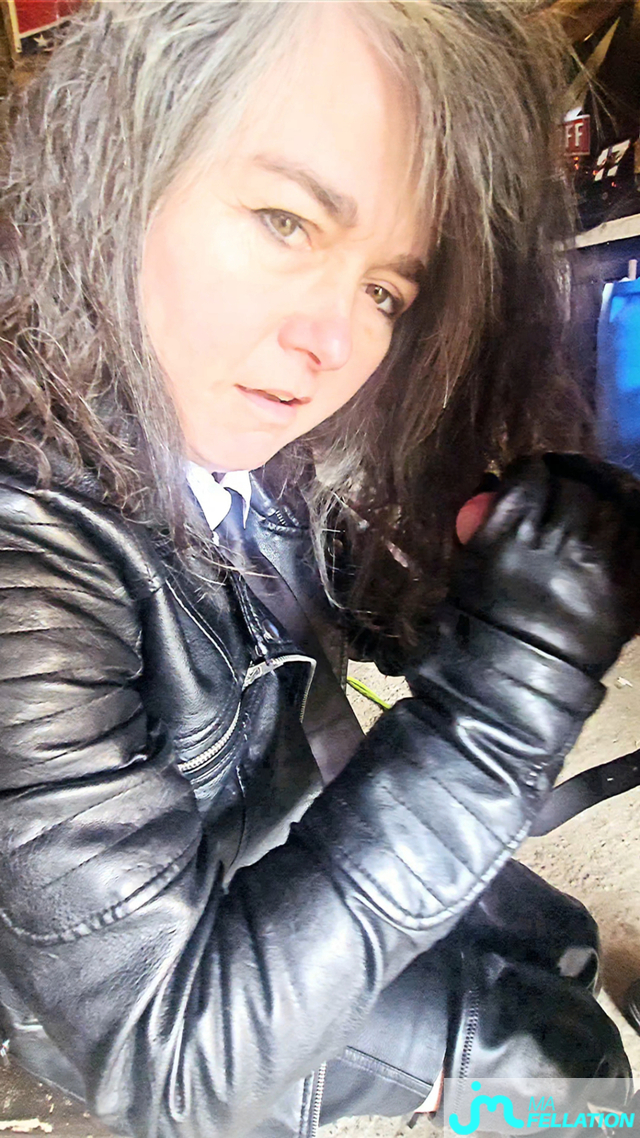 fellations de Femme de cuir 1