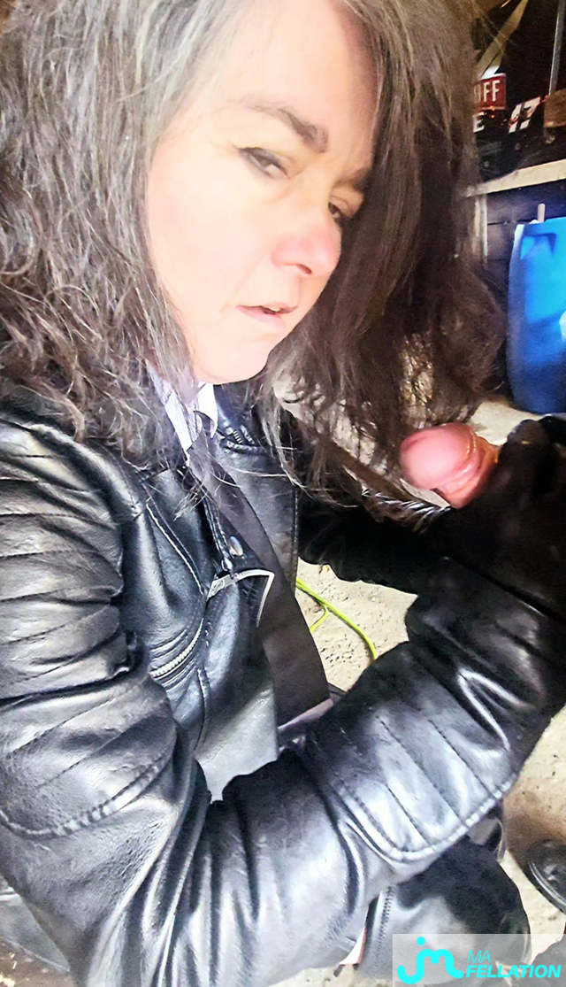 fellations de Femme de cuir 1