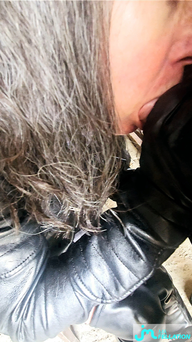 fellations de Femme de cuir 1