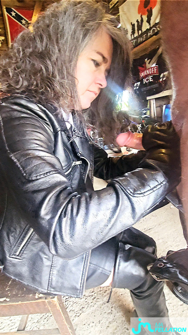 fellations de Femme de cuir 1